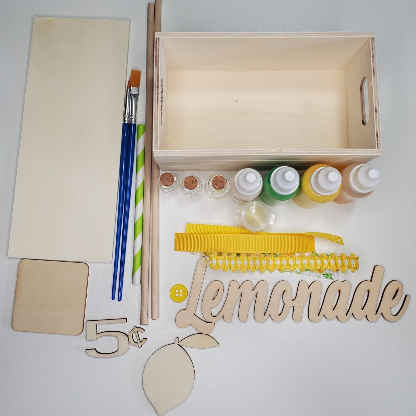 Wood Lemonade mini stand. Decoration. Unfinished. Supplies included.